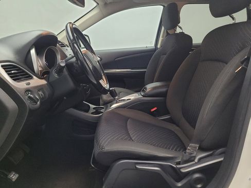 Used 2018 Dodge Journey SE w/ Popular Equipment Group image 17