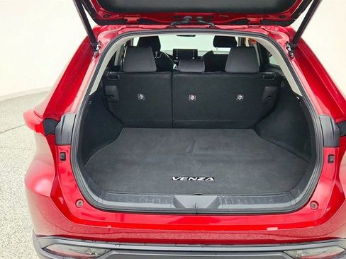 Used 2021 Toyota Venza LE image 21