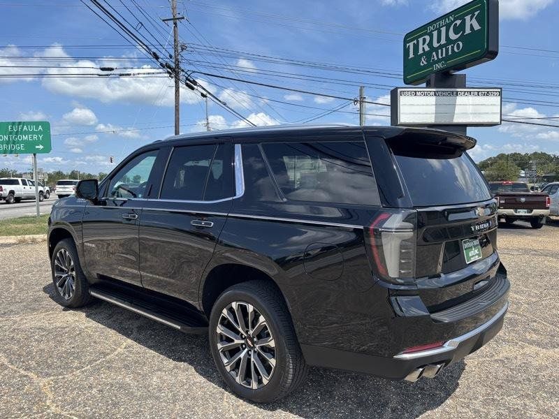 Used 2025 Chevrolet Tahoe High Country RWD image 3