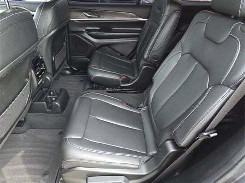 Used 2023 Jeep Grand Cherokee L Limited image 14