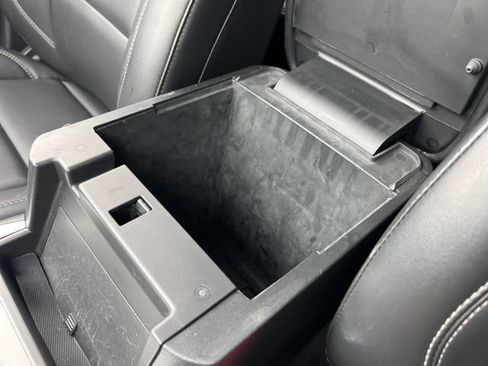 Certified 2022 Ford Explorer XLT w/ Equipment Group 202A image 16