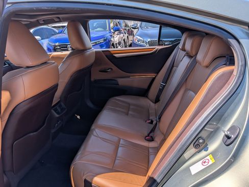 Used 2019 Lexus ES 350 w/ Accessory Package FWD image 15