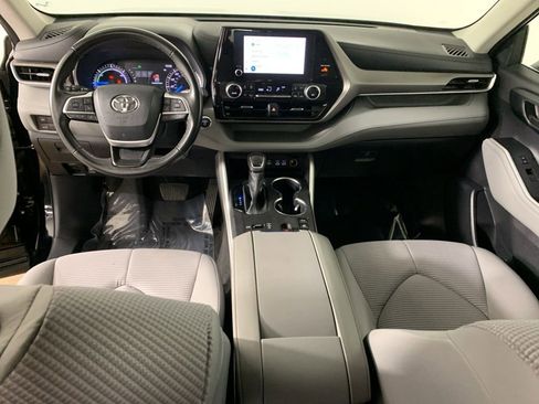 Used 2023 Toyota Highlander LE AWD/4WD image 36
