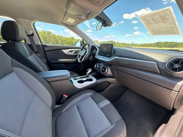 Used 2025 Chevrolet Blazer LT FWD image 16