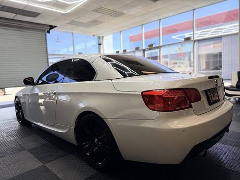 Used 2013 BMW 335i Convertible RWD image 16