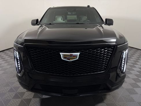 Used 2025 Cadillac Escalade Sport Platinum AWD/4WD image 6