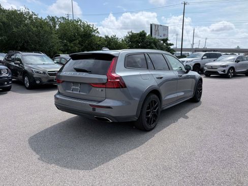 Used 2021 Volvo V60 T5 Cross Country w/ Climate Package AWD/4WD image 5