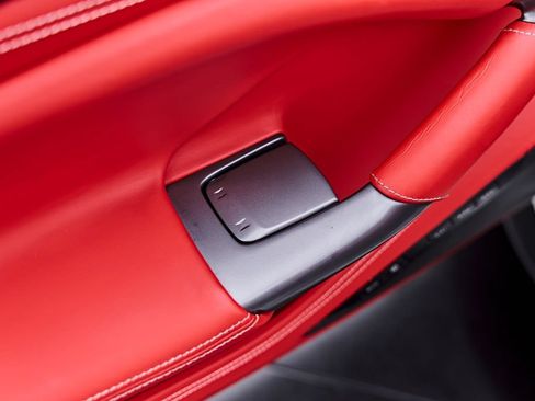 Used 2022 Ferrari F8 Tributo RWD image 44