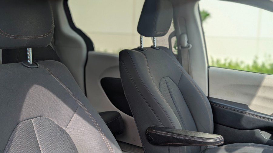 Used 2018 Chrysler Pacifica Touring Plus w/ Tire & Wheel Group FWD image 15
