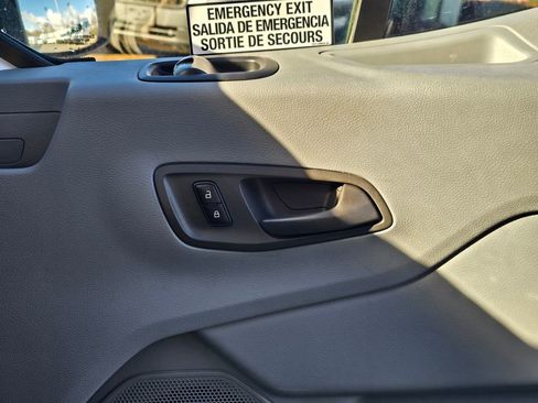 Used 2017 Ford Transit 350 XLT image 33