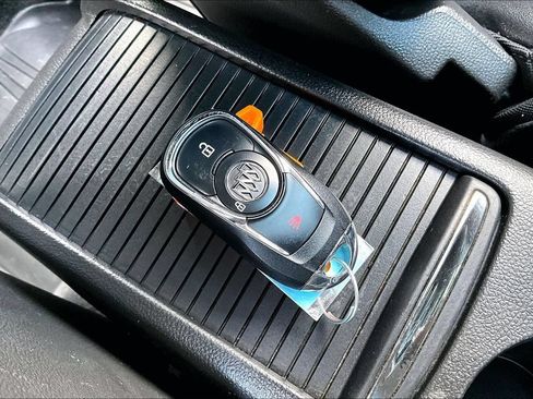Used 2020 Buick Encore Preferred AWD/4WD image 11
