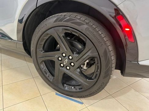 Used 2025 Chevrolet Equinox EV RS FWD image 29
