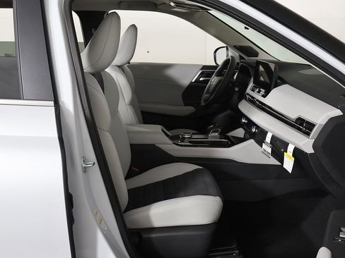 New 2025 Mitsubishi Outlander SE FWD image 30