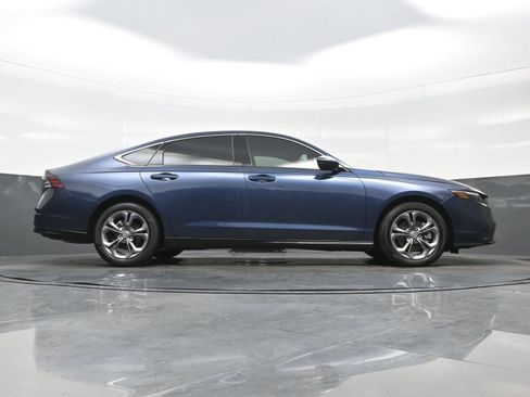Used 2025 Honda Accord EX-L image 34