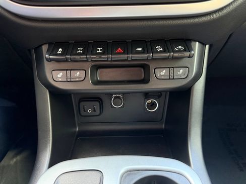 Used 2021 Chevrolet Colorado ZR2 w/ Colorado ZR2 Bison Edition AWD/4WD image 30