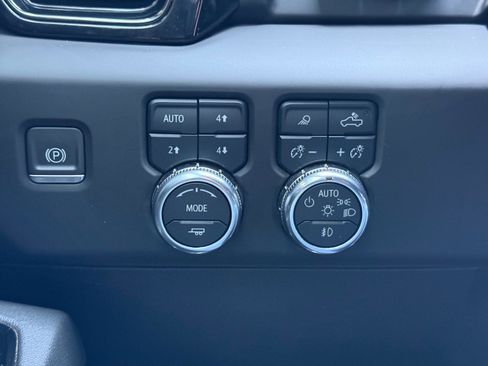 Certified 2024 GMC Sierra 1500 AT4 w/ Technology Package image 19