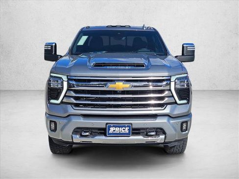 Used 2024 Chevrolet Silverado 2500 High Country w/ High Country Premium Package AWD/4WD image 2