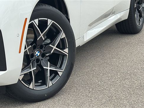 New 2026 BMW X3 xDrive30 w/ Premium Package AWD/4WD image 3