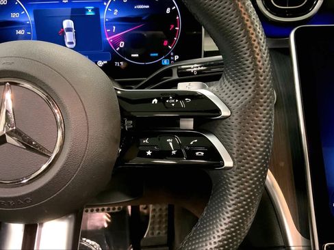 Used 2025 Mercedes-Benz C 300 Sedan image 23