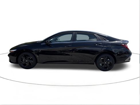 New 2026 Hyundai Elantra SEL Sport FWD image 6