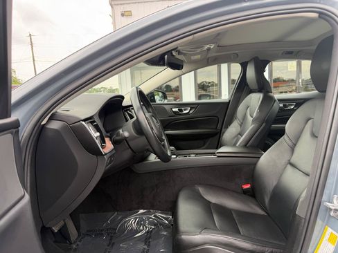 Used 2022 Volvo S60 B5 Momentum w/ Premium Package AWD/4WD image 11
