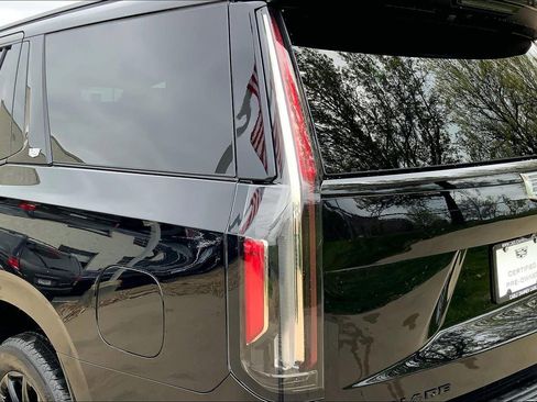 Used 2023 Cadillac Escalade Sport Platinum w/ LPO, ONYX Package AWD/4WD image 29