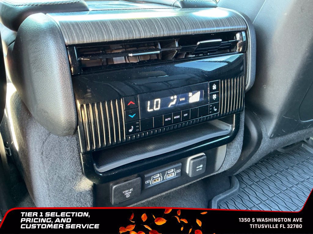 Used 2024 Jeep Wagoneer L Series II w/ Flexible Seating Group RWD image 26