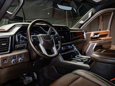 Used 2025 GMC Sierra 2500 Denali w/ Denali Reserve Package image 17