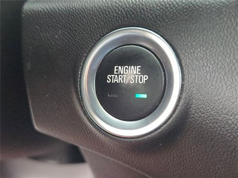 Used 2023 GMC Terrain SLT image 33