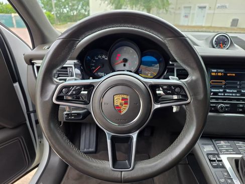 Used 2015 Porsche Macan S AWD/4WD image 37