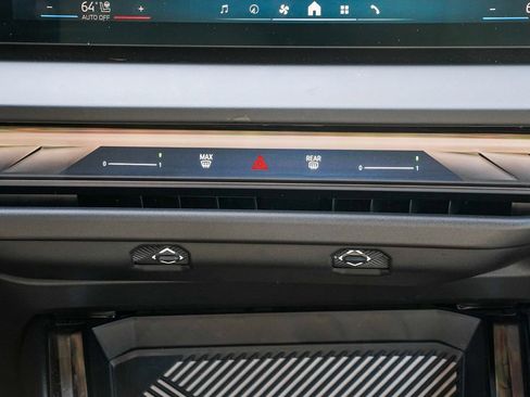 Used 2025 BMW X3 xDrive30i w/ Premium Package image 14