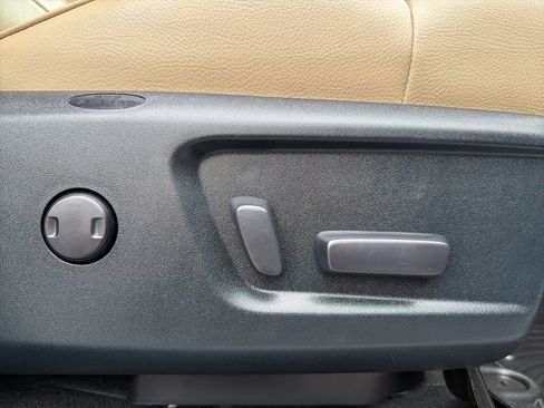 Used 2017 Toyota Tundra Limited image 28