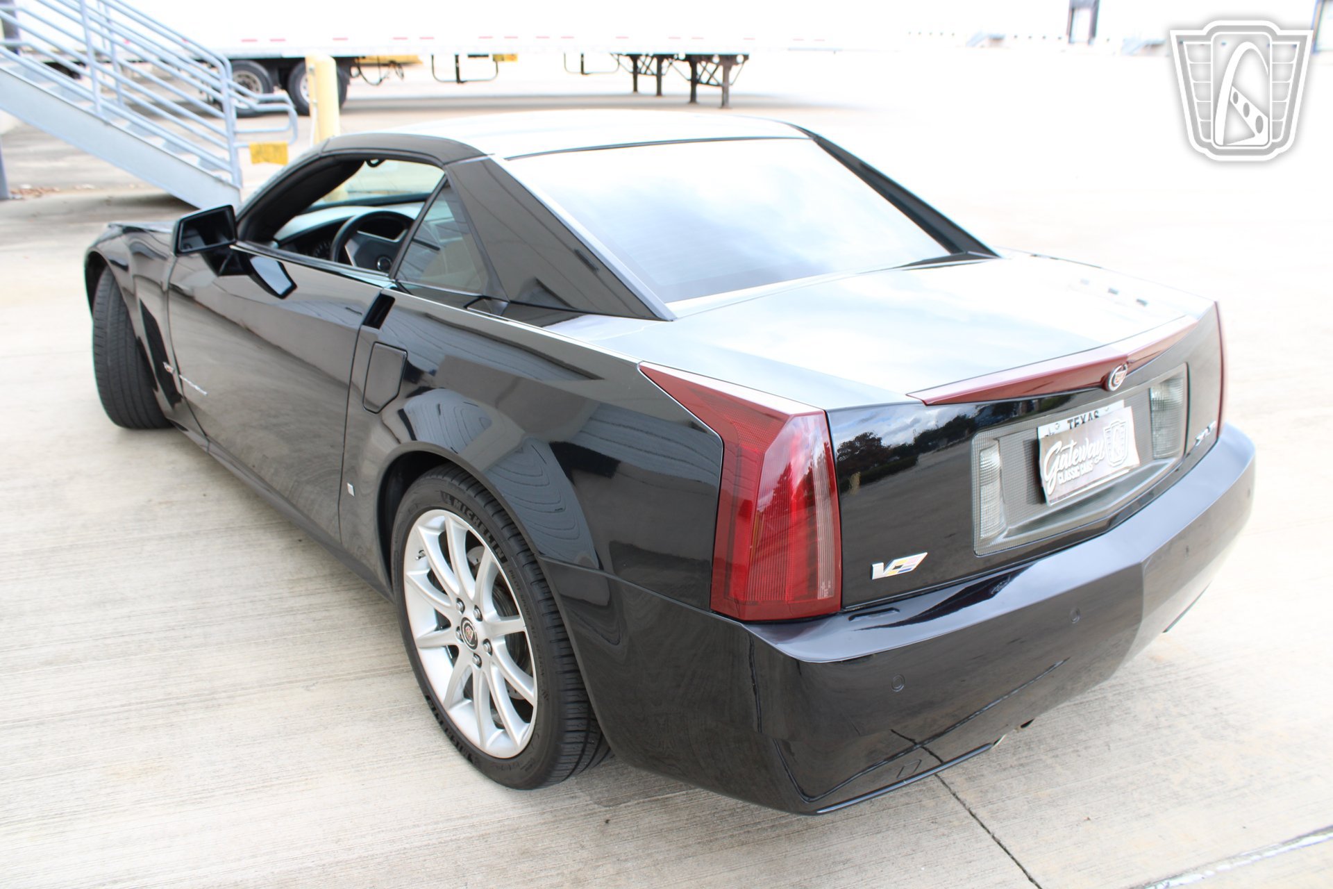 Used 2006 Cadillac XLR V RWD image 15
