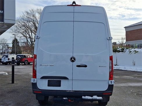Used 2025 Mercedes-Benz Sprinter 2500 image 5