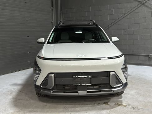 Used 2024 Hyundai Kona Limited AWD/4WD image 2