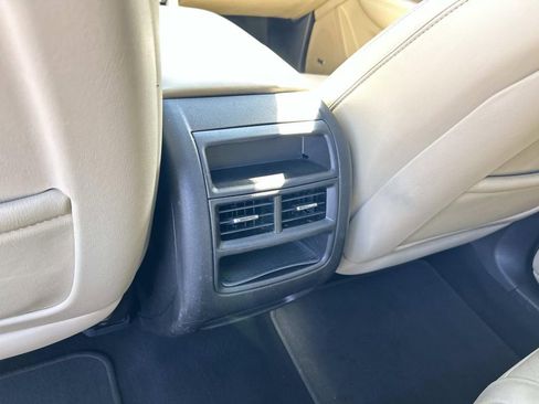Used 2017 Cadillac XT5 Premium Luxury FWD image 19