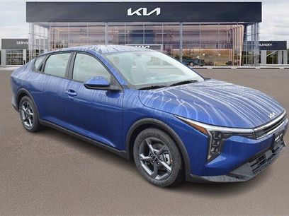 New 2025 Kia K4 LXS