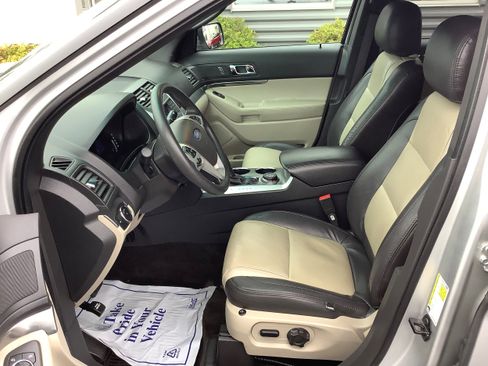 Used 2013 Ford Explorer Base image 8
