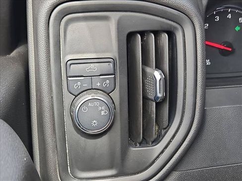 Certified 2022 Chevrolet Silverado 1500 Custom RWD image 17