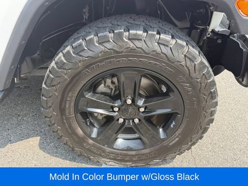 Used 2021 Jeep Wrangler Unlimited Sahara AWD/4WD image 16