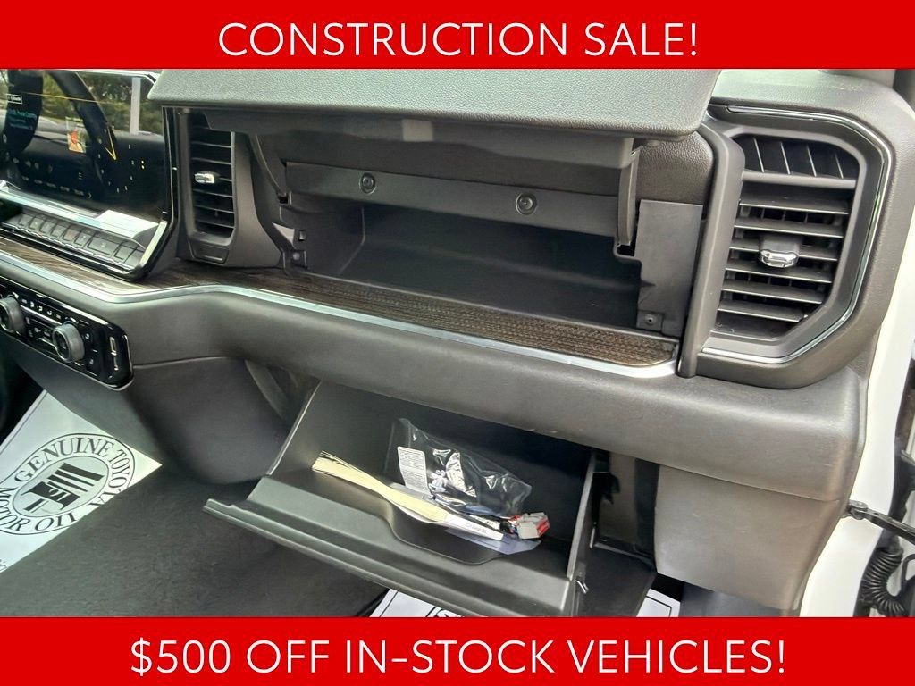 Used 2024 Chevrolet Silverado 1500 LT AWD/4WD image 23