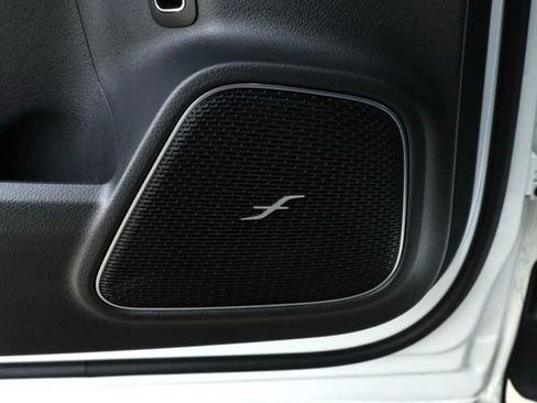 Certified 2025 Mercedes-Benz GLB 250 image 28