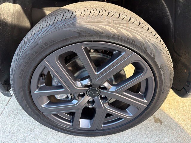Certified 2025 Jeep Compass Limited w/ Sun & Sound Group AWD/4WD image 9