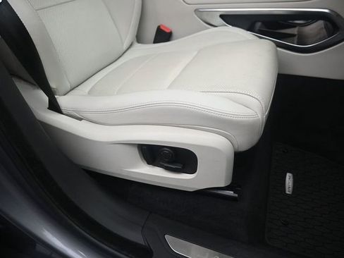 Used 2023 Jaguar F-PACE S image 19