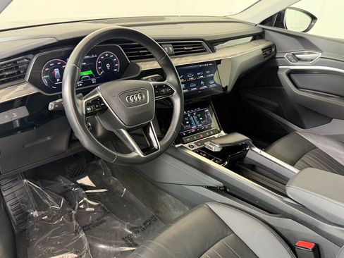Certified 2022 Audi e-tron Premium AWD/4WD image 24