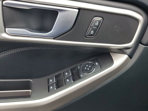 Used 2023 Ford Explorer XLT w/ Equipment Group 202A image 30