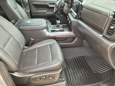 Used 2022 Chevrolet Silverado 1500 LTZ w/ Z71 Off-Road Package image 11