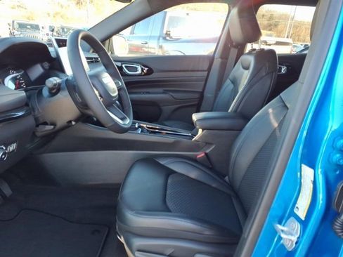 New 2026 Jeep Compass Latitude image 7