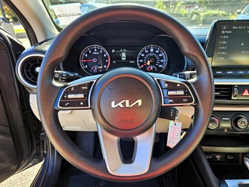 Used 2023 Kia Forte LXS w/ LXS Technology Package image 25