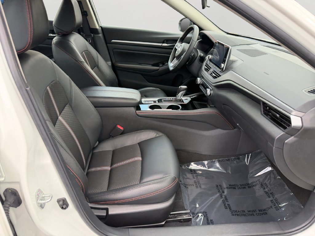 Used 2025 Nissan Altima 2.5 SR AWD/4WD image 12